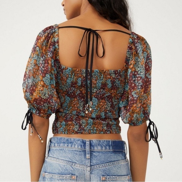 NWT Free People Back On Smocked Puff Sleeve Floral Print Crop Top - Picture 3 of 8